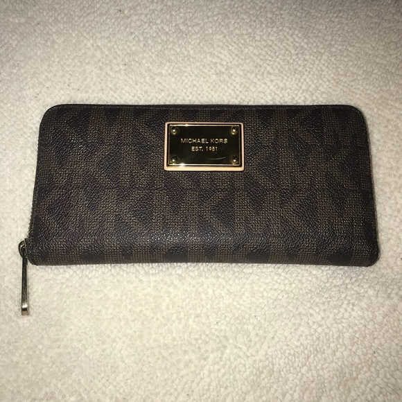 Michael Kors Handbags - Authentic Michael Kors Wallet